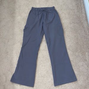 Scrub pants with pockets